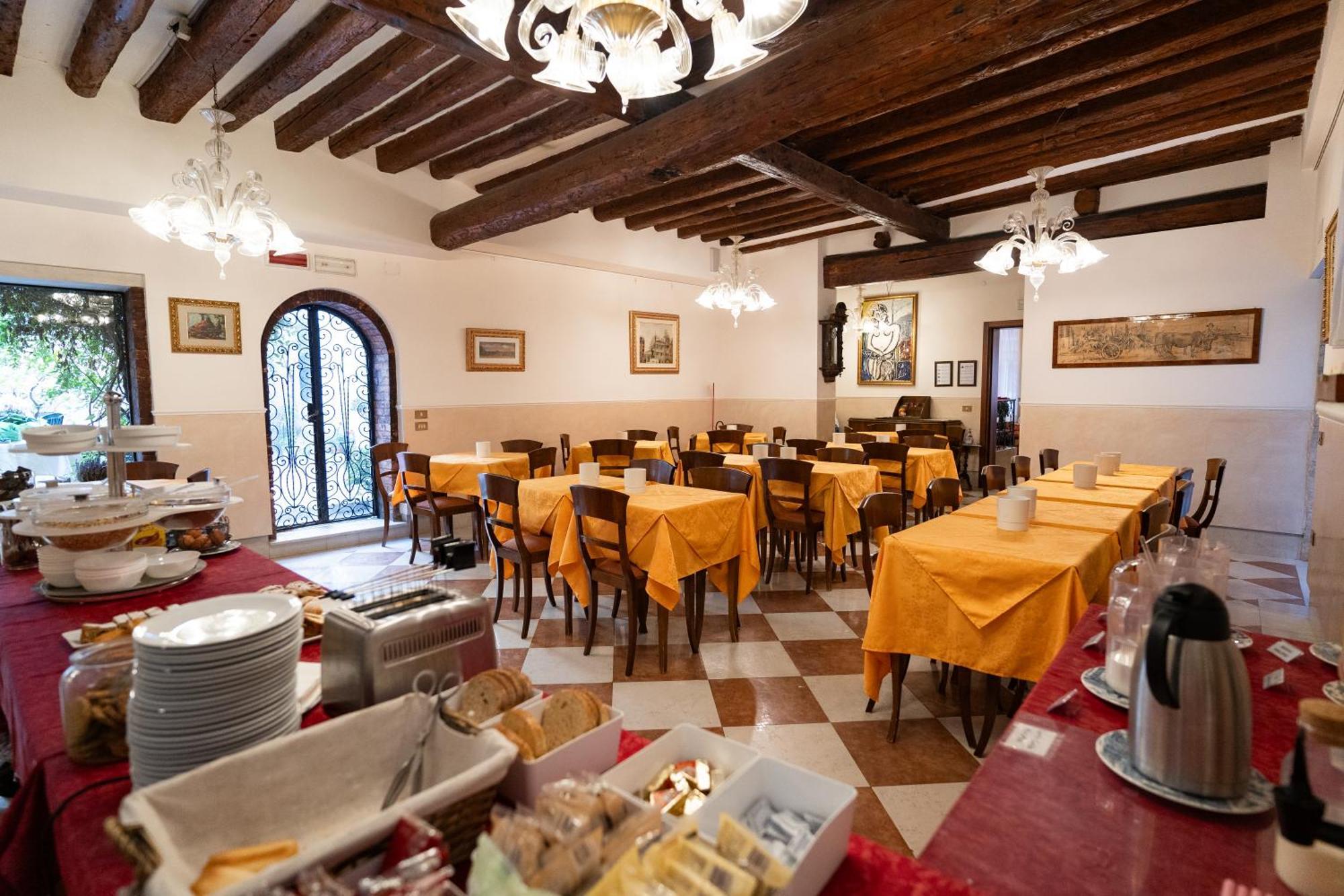 Tivoli Hotel Venecia
